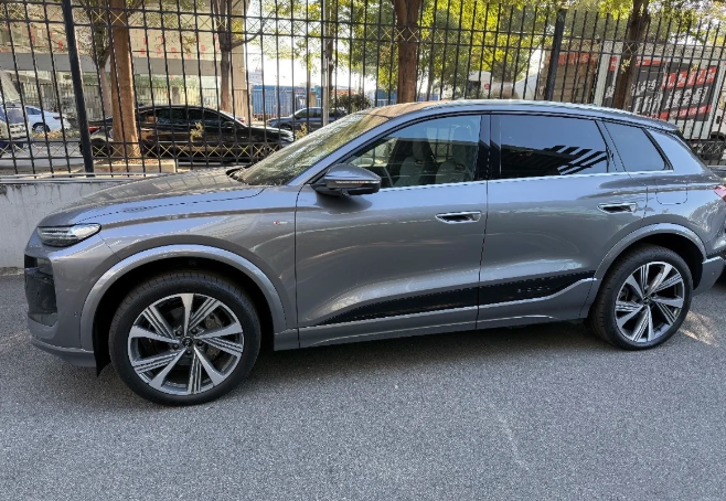 奥迪Q6