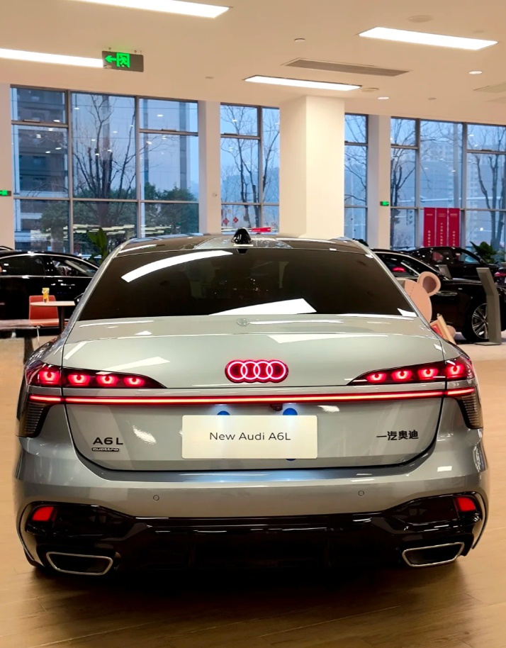 新款奥迪A6L实车