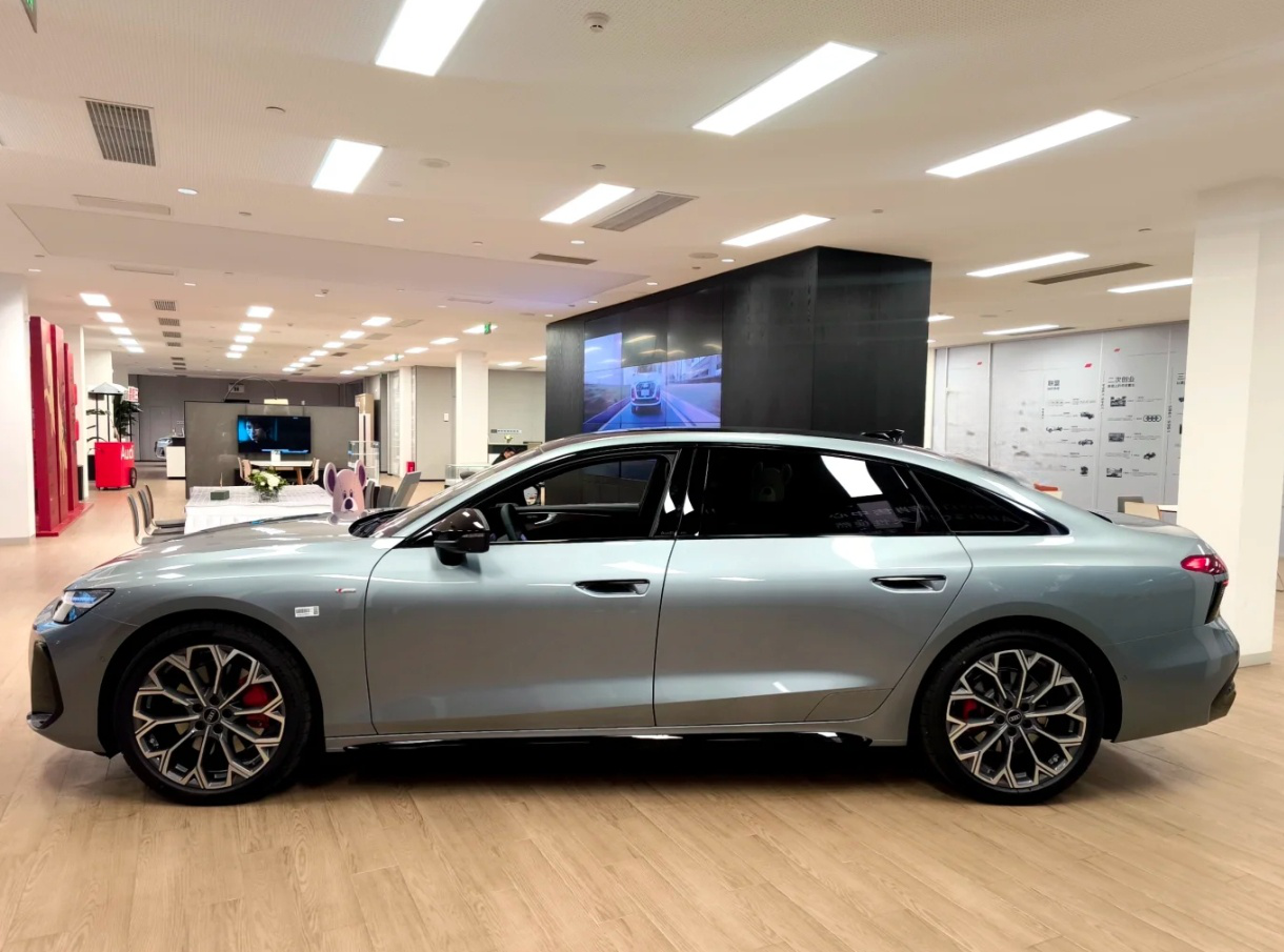新款奥迪A6L实车