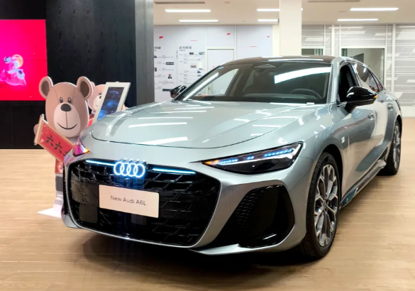 新款奥迪A6L实车