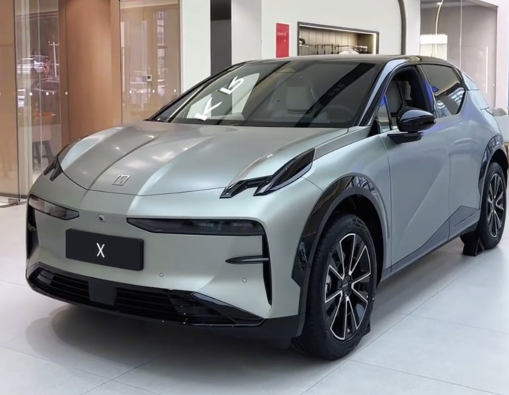 新奢全能SUV 极氪X百变空间 性能与实用兼备