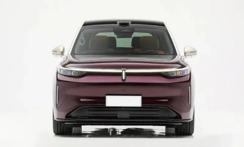 魏牌V9X开启预售 预售价37.18万元起