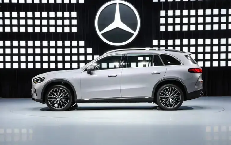 全新奔驰纯电GLC SUV