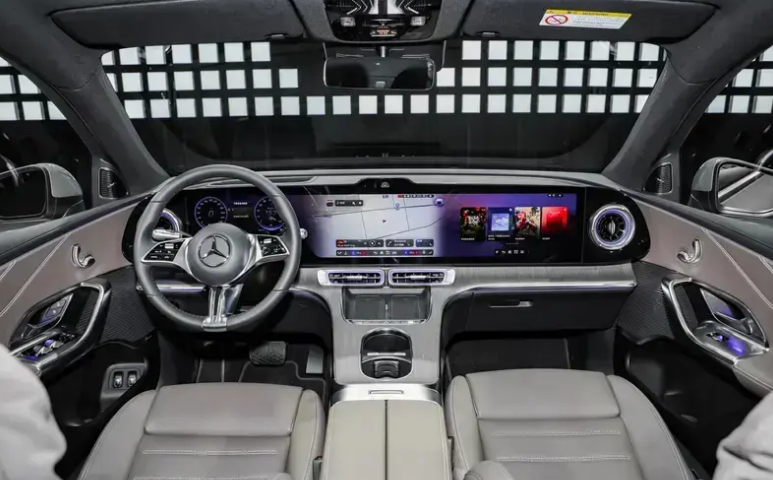 全新奔驰纯电GLC SUV