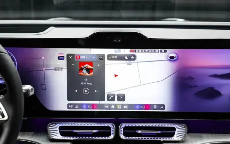 全新奔驰纯电GLC SUV