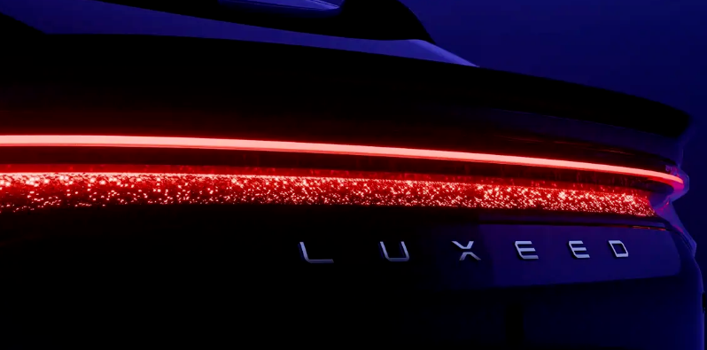 鸿蒙智行首款非数字命名车型 或定位轿跑SUV 智界RX新车预告！