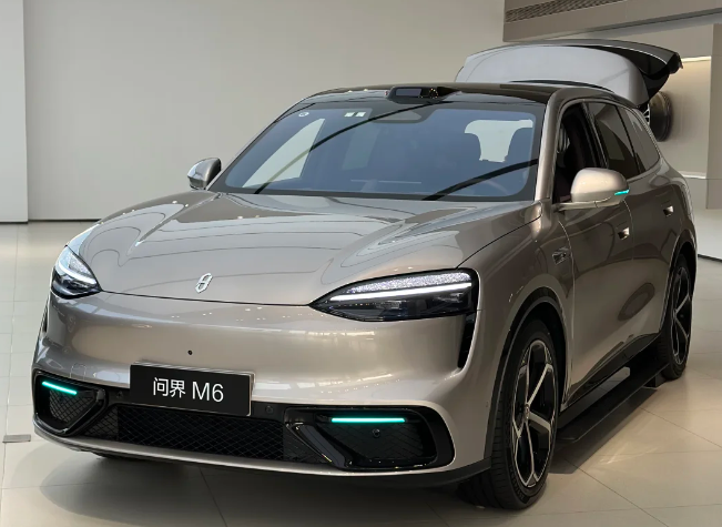 问界 M6