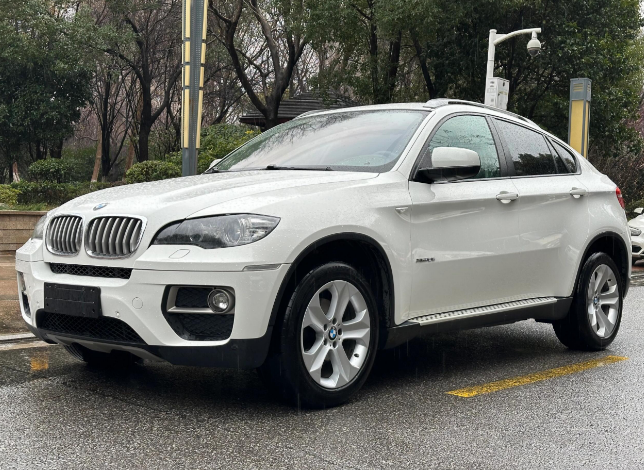 宝马X6